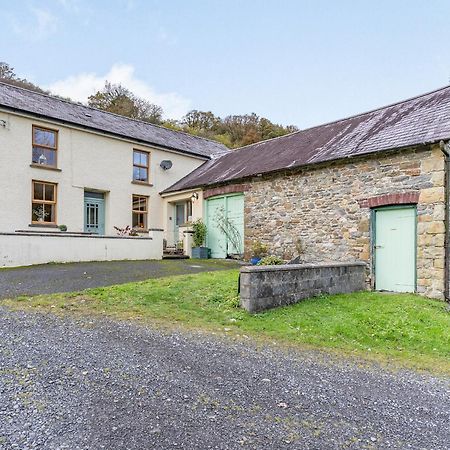 Pwll Farmhouse Llanllawdog Exterior foto